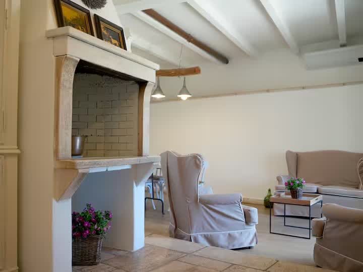 Sala con caminetto